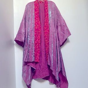 Silk Kimono Size xxL “custom two toned silk embroidered gold thread lapelO/P 900